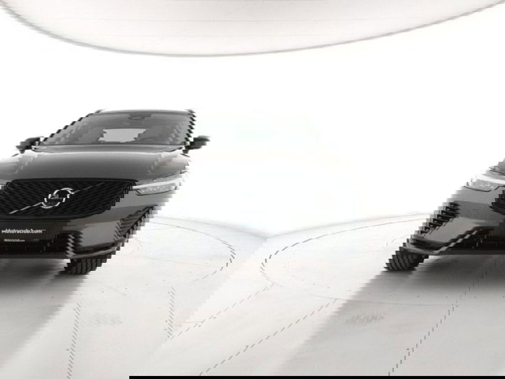 Volvo XC60 nuova a Modena (7)