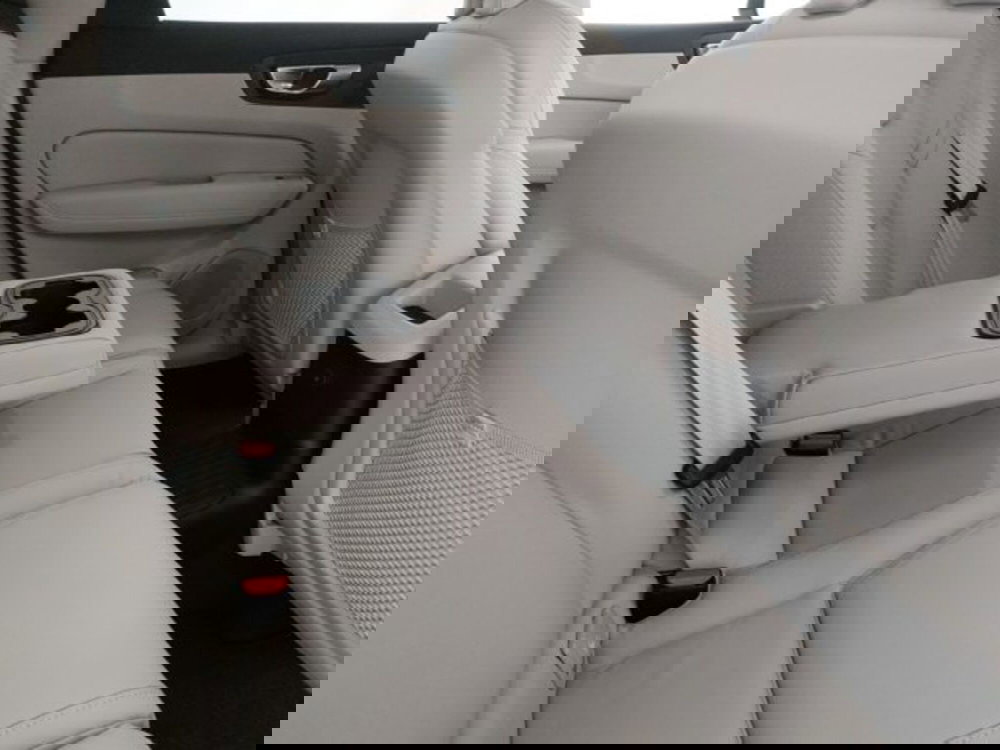 Volvo XC60 nuova a Modena (11)