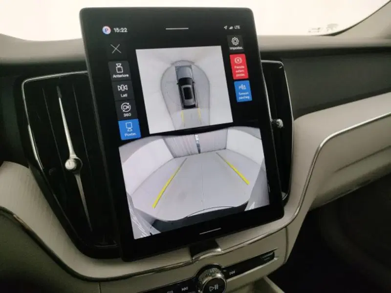 Volvo XC60 nuova a Modena (17)