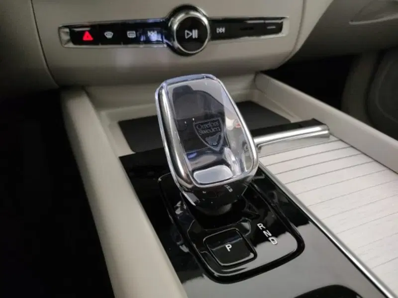 Volvo XC60 nuova a Modena (20)