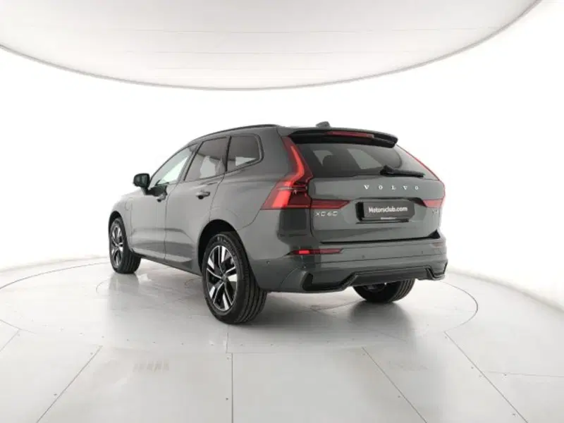 Volvo XC60 nuova a Modena (3)