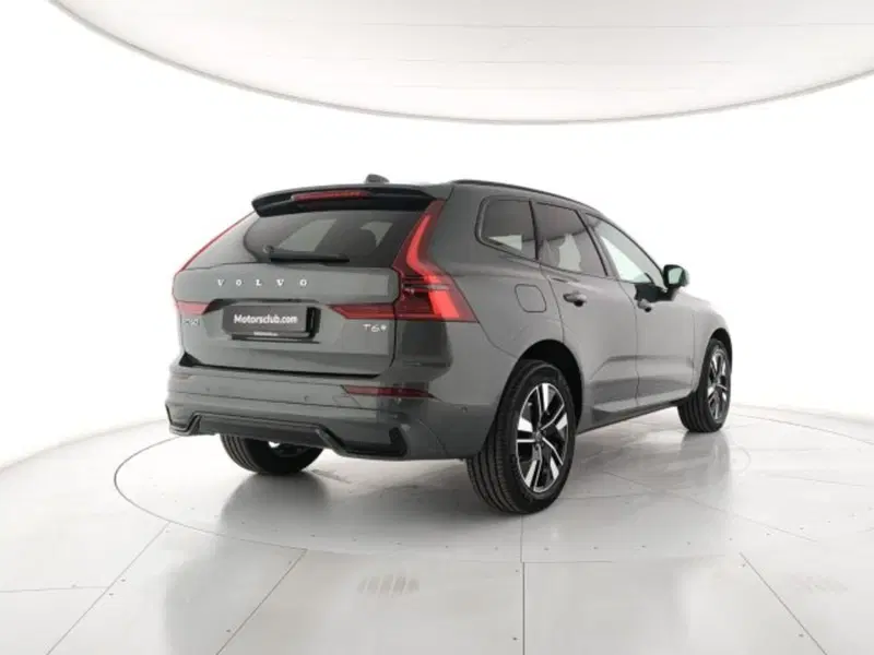 Volvo XC60 nuova a Modena (5)