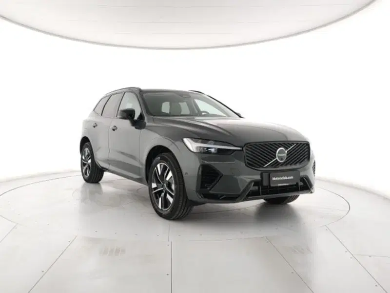 Volvo XC60 nuova a Modena (6)