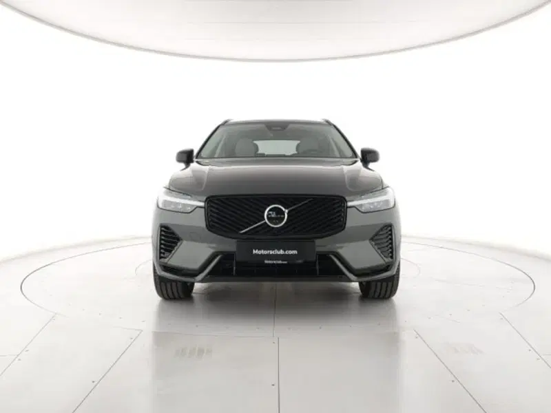 Volvo XC60 nuova a Modena (7)