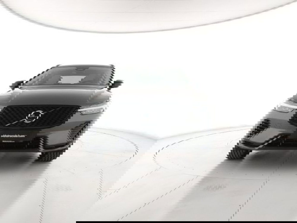 Volvo XC60 nuova a Modena (7)
