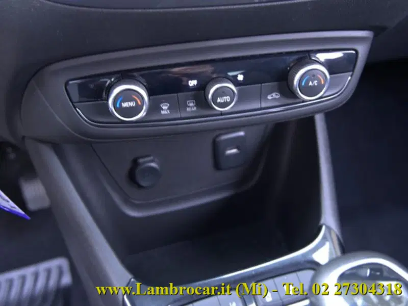 Opel Crossland X usata a Milano (11)