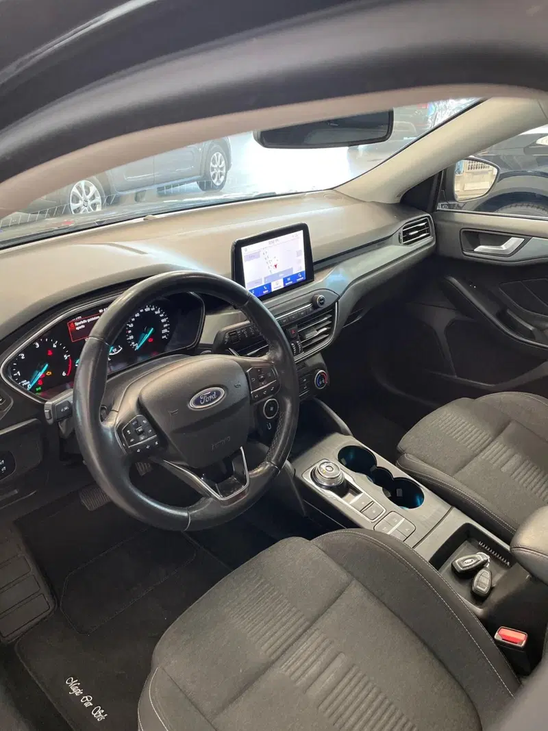 Ford Focus Station Wagon usata a Sassari (11)