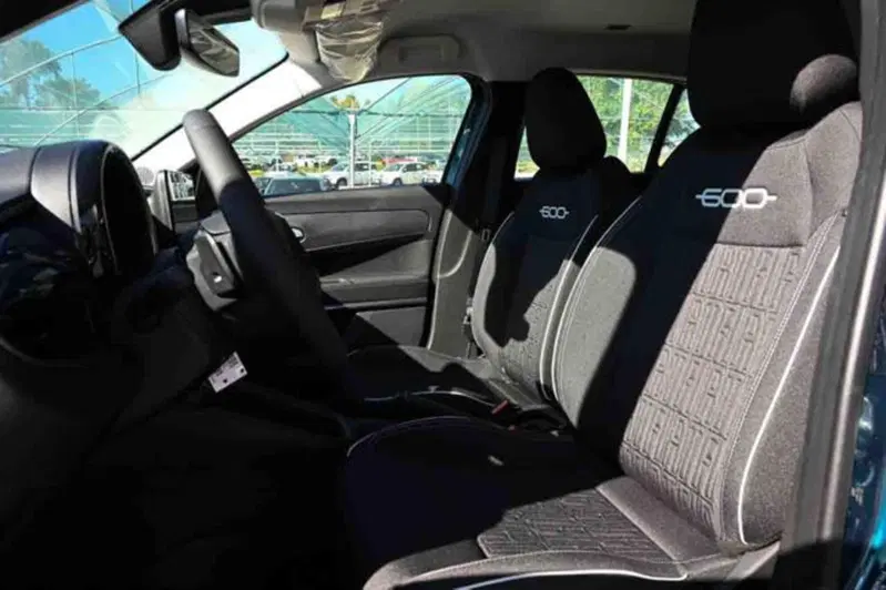 Fiat 600 nuova a Torino (14)