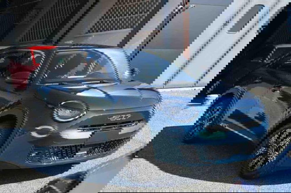 Fiat 600 nuova a Torino (3)