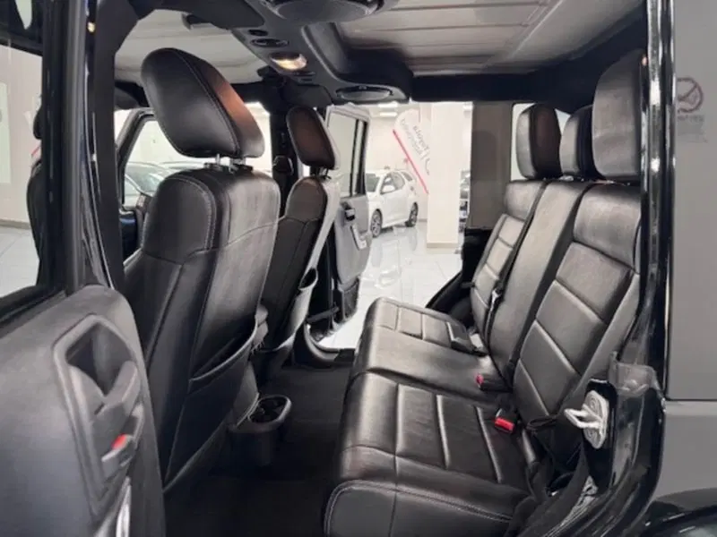 Jeep Wrangler Unlimited usata a Prato (10)