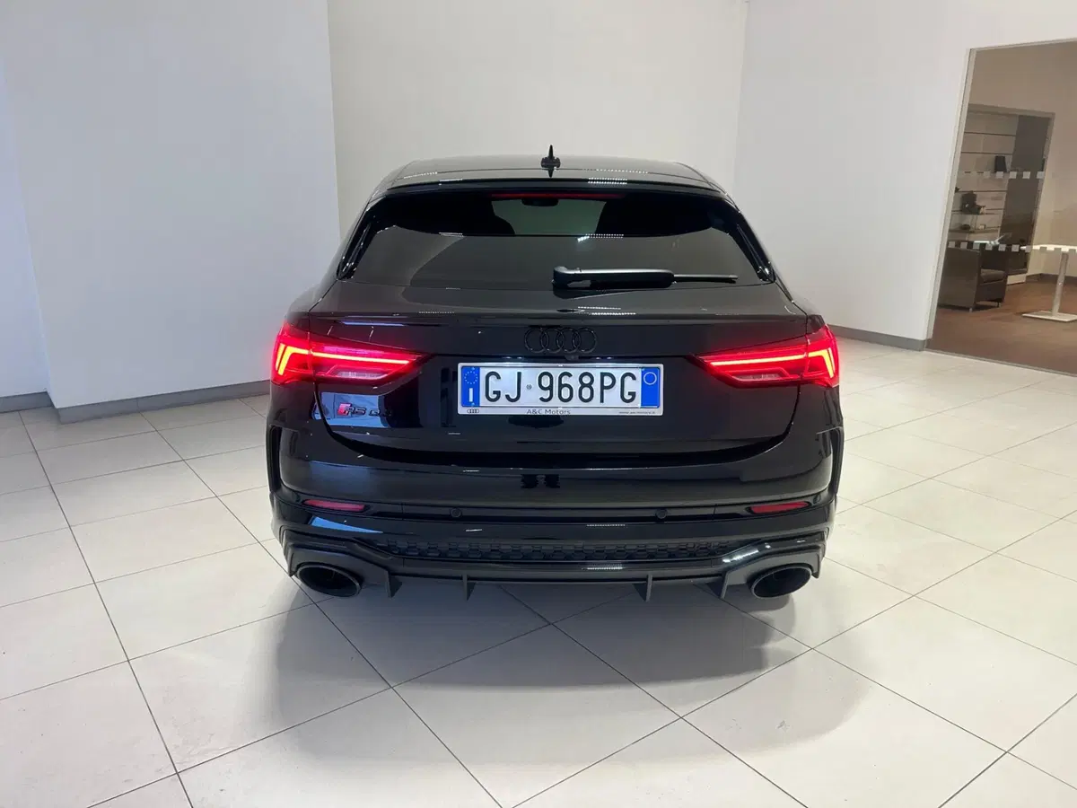Audi RS Q3 Sportback usata a Napoli (7)