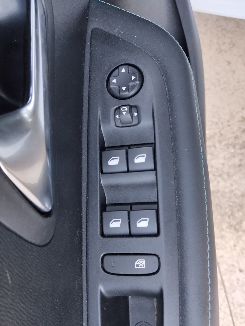 Peugeot 208 usata a Asti (7)