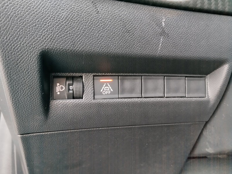 Peugeot 208 usata a Asti (8)