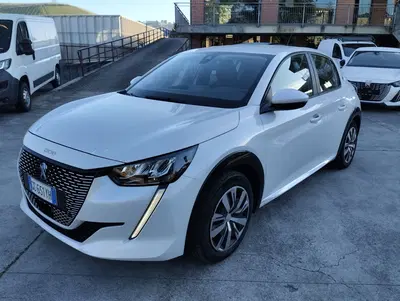 Peugeot 208 motore elettrico 136 CV 5 porte Active Pack del 2020 usata a Canelli