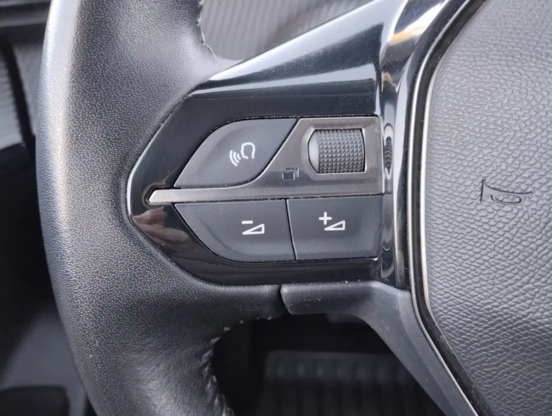 Peugeot 208 usata a Asti (10)