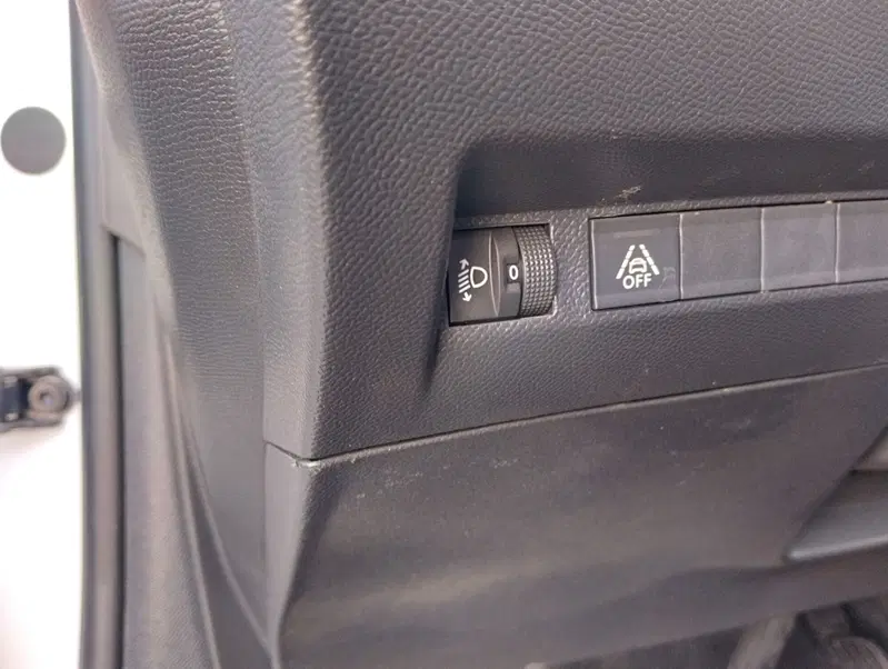 Peugeot 208 usata a Asti (8)