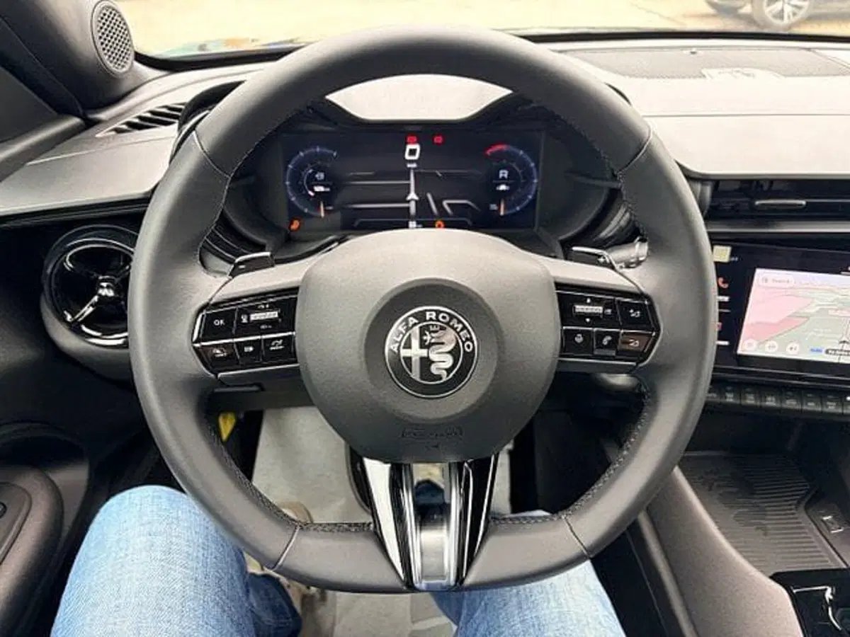 Alfa Romeo Junior nuova a Ravenna (10)