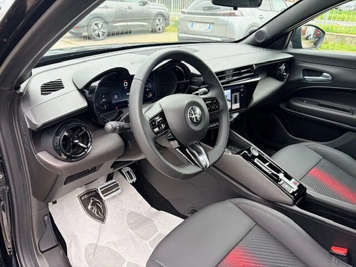 Alfa Romeo Junior nuova a Ravenna (11)