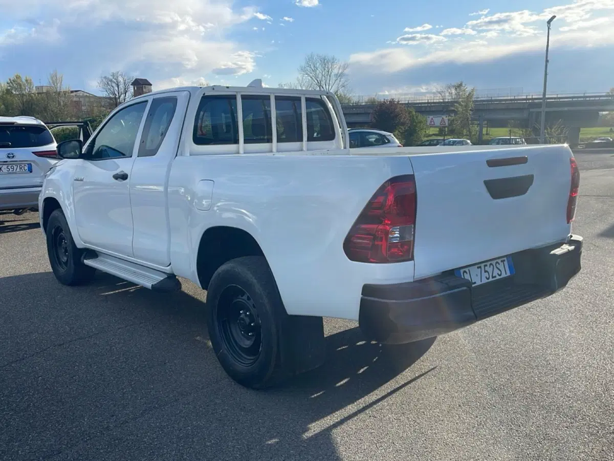 Toyota Hilux usata a Piacenza (3)