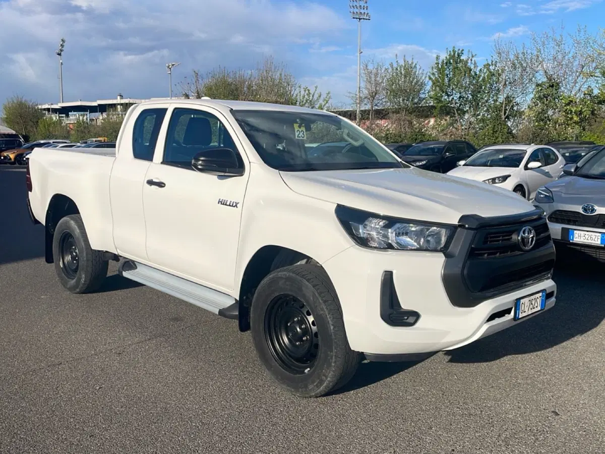 Toyota Hilux usata a Piacenza (7)