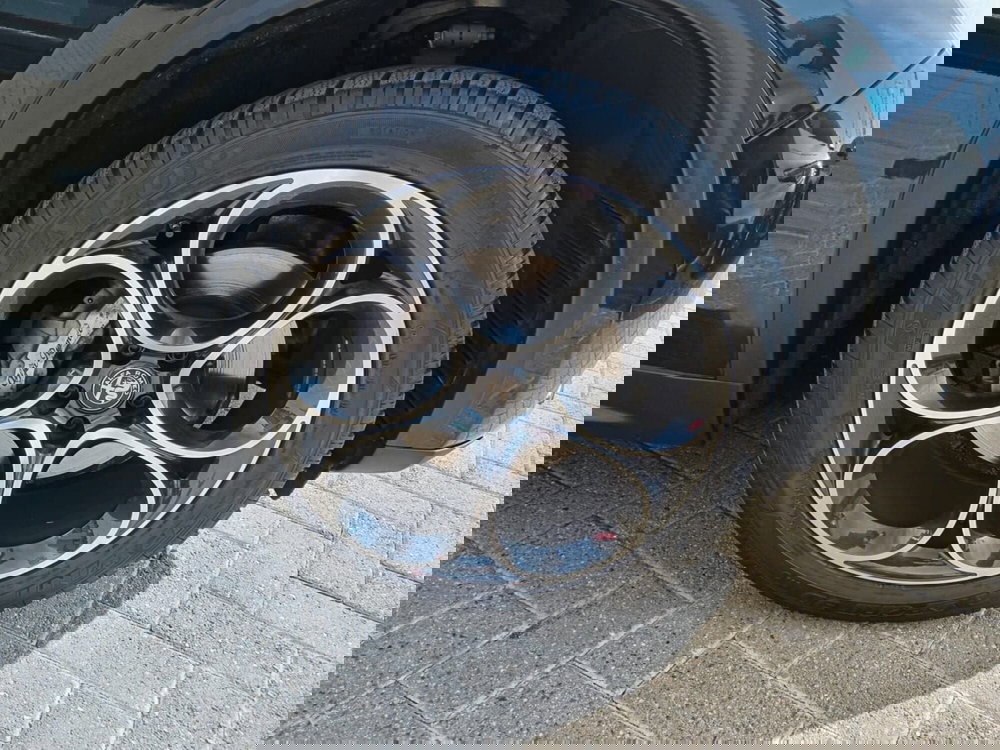 Alfa Romeo Stelvio usata a Alessandria (10)