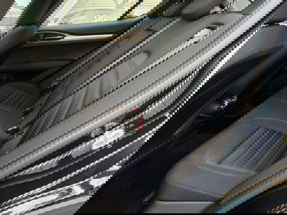 Alfa Romeo Stelvio usata a Alessandria (13)