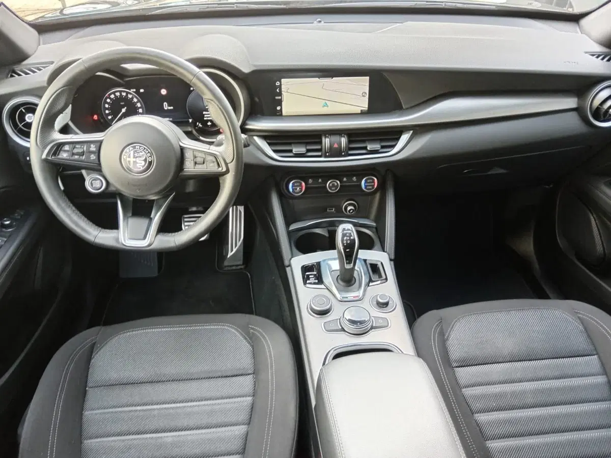 Alfa Romeo Stelvio usata a Alessandria (14)
