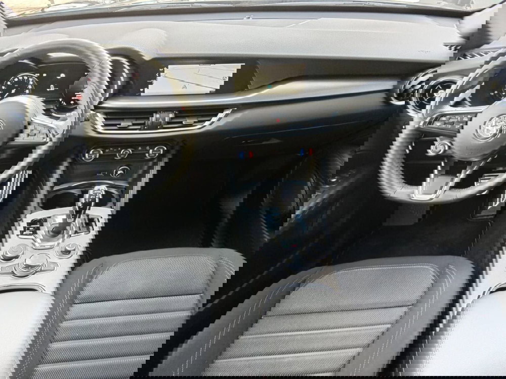 Alfa Romeo Stelvio usata a Alessandria (14)