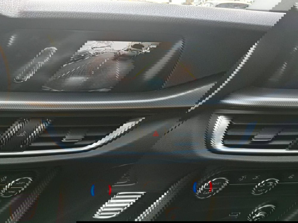 Alfa Romeo Stelvio usata a Alessandria (18)