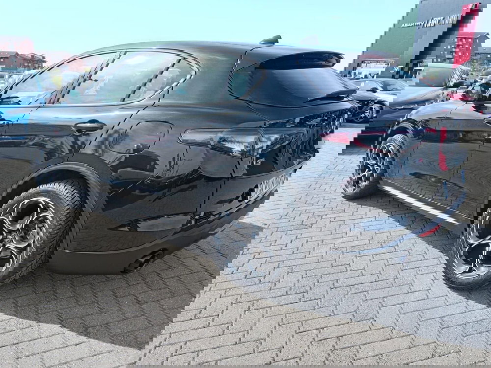 Alfa Romeo Stelvio usata a Alessandria (7)