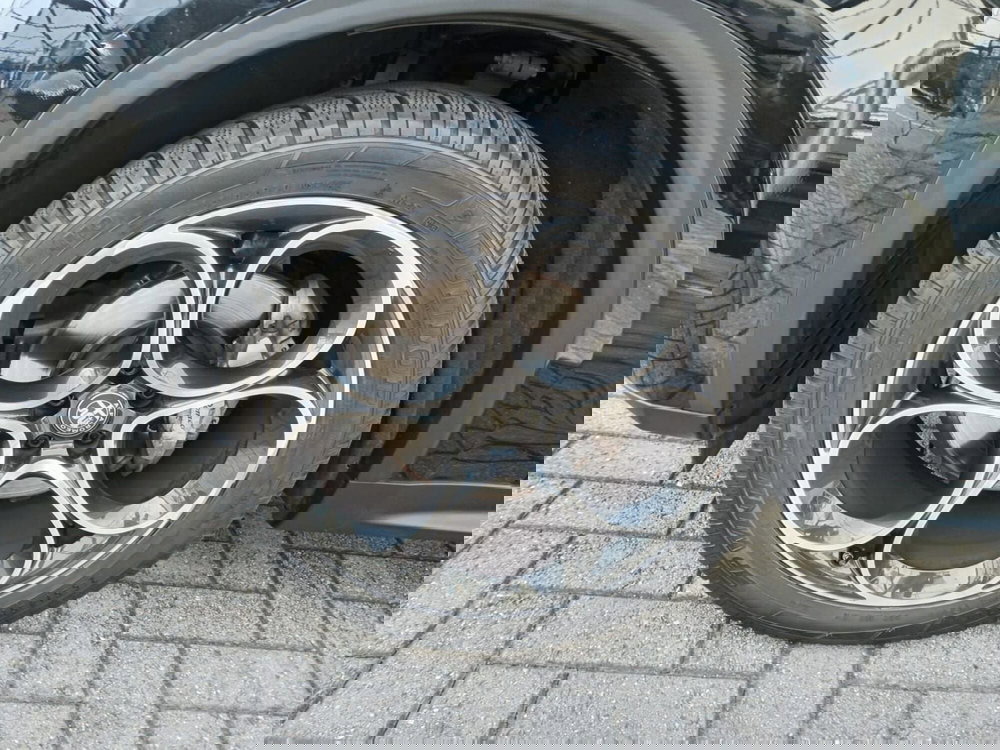 Alfa Romeo Stelvio usata a Alessandria (9)