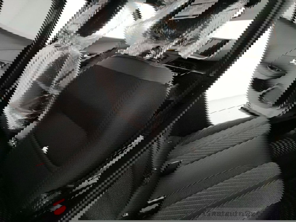 Peugeot 2008 nuova a Caserta (11)