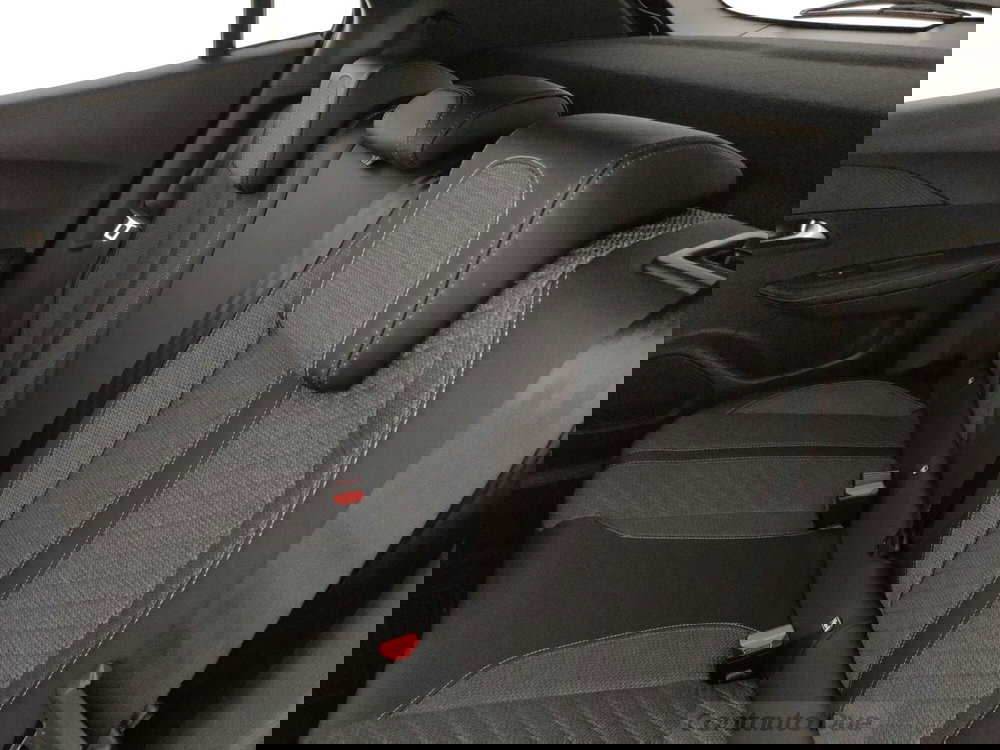 Peugeot 2008 nuova a Caserta (17)