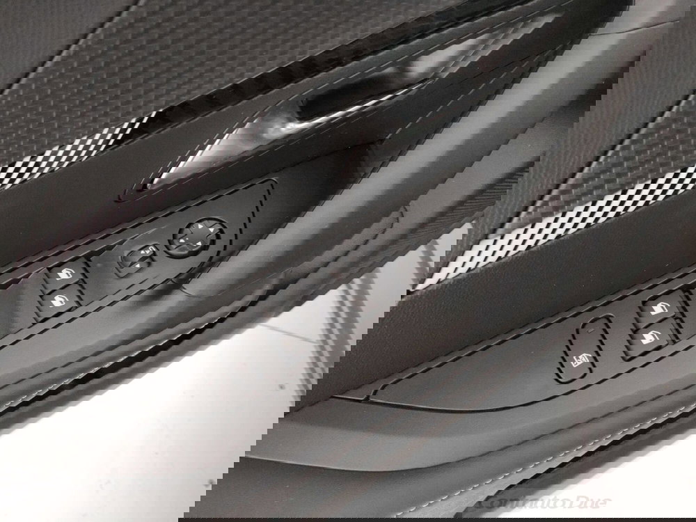 Peugeot 2008 nuova a Caserta (18)