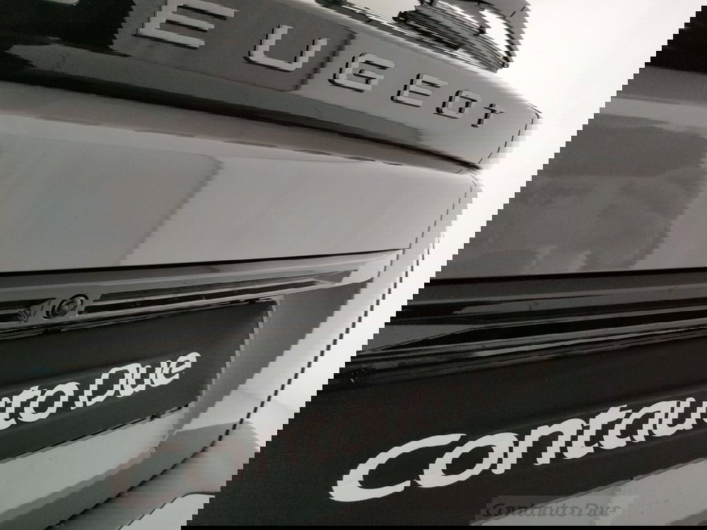 Peugeot 2008 nuova a Caserta (9)