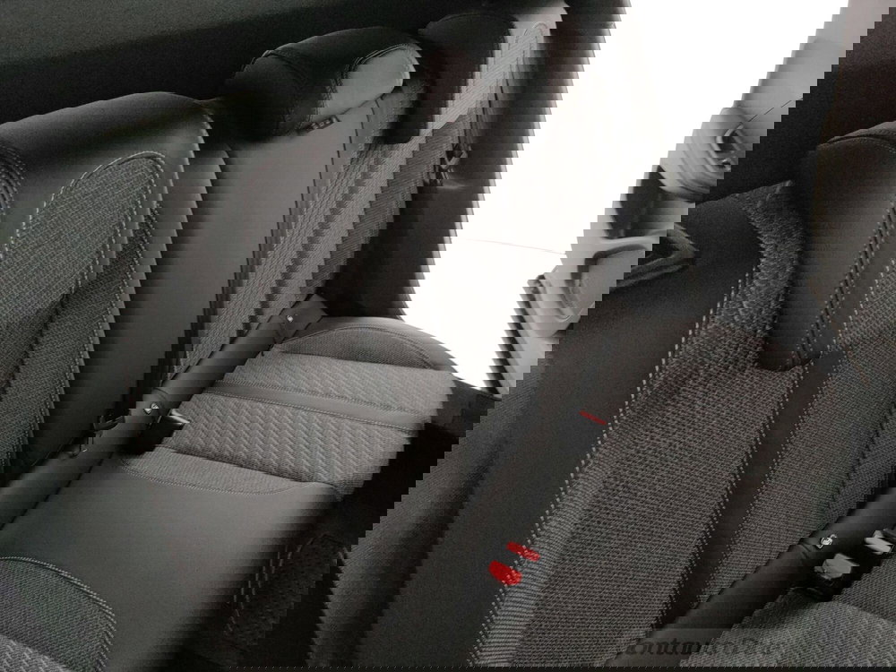 Peugeot 2008 nuova a Caserta (12)