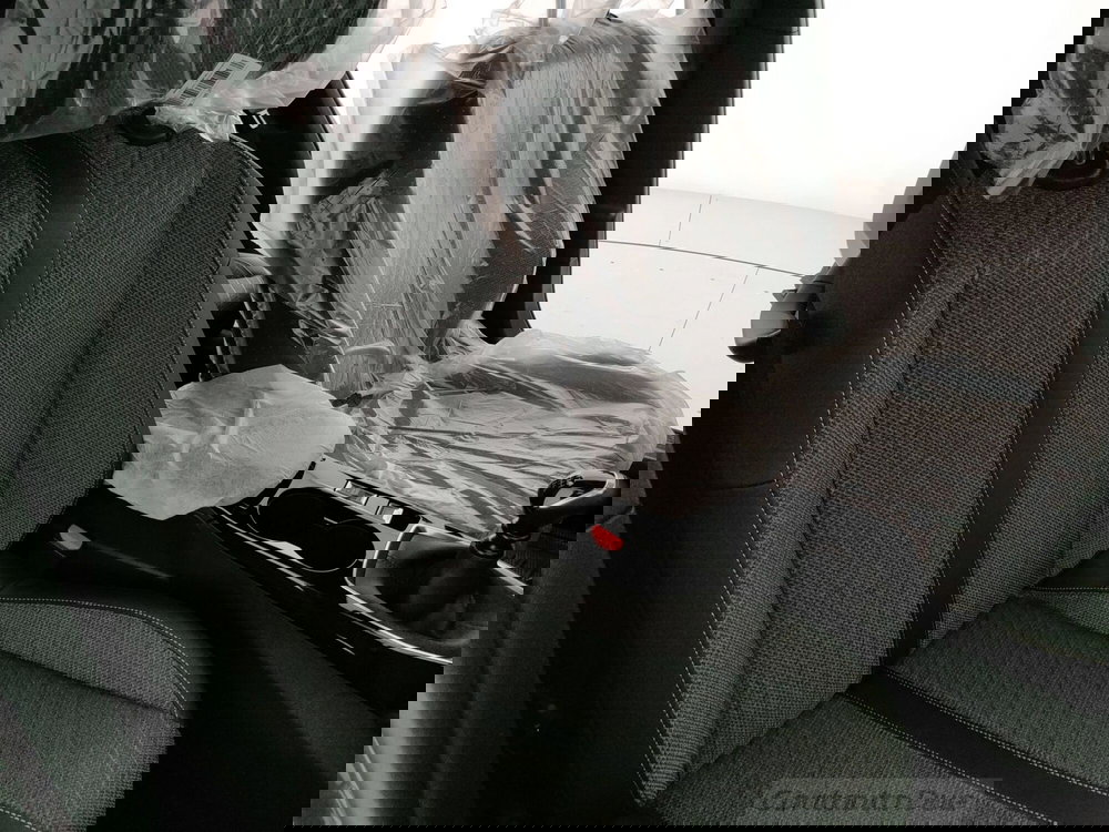 Peugeot 2008 nuova a Caserta (13)