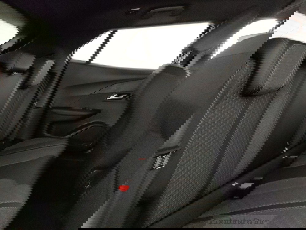 Peugeot 2008 nuova a Caserta (16)
