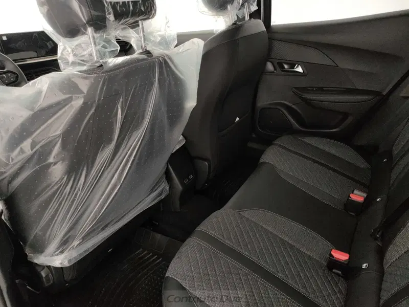 Peugeot 2008 nuova a Caserta (16)