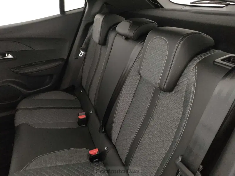 Peugeot 2008 nuova a Caserta (17)