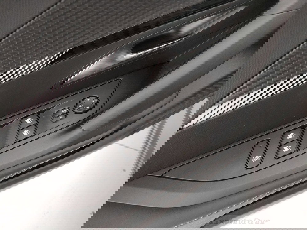 Peugeot 2008 nuova a Caserta (18)