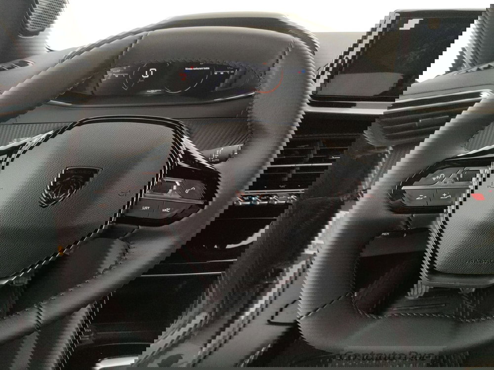 Peugeot 2008 nuova a Caserta (19)