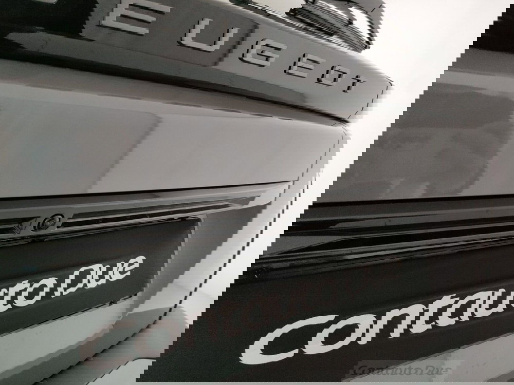 Peugeot 2008 nuova a Caserta (9)