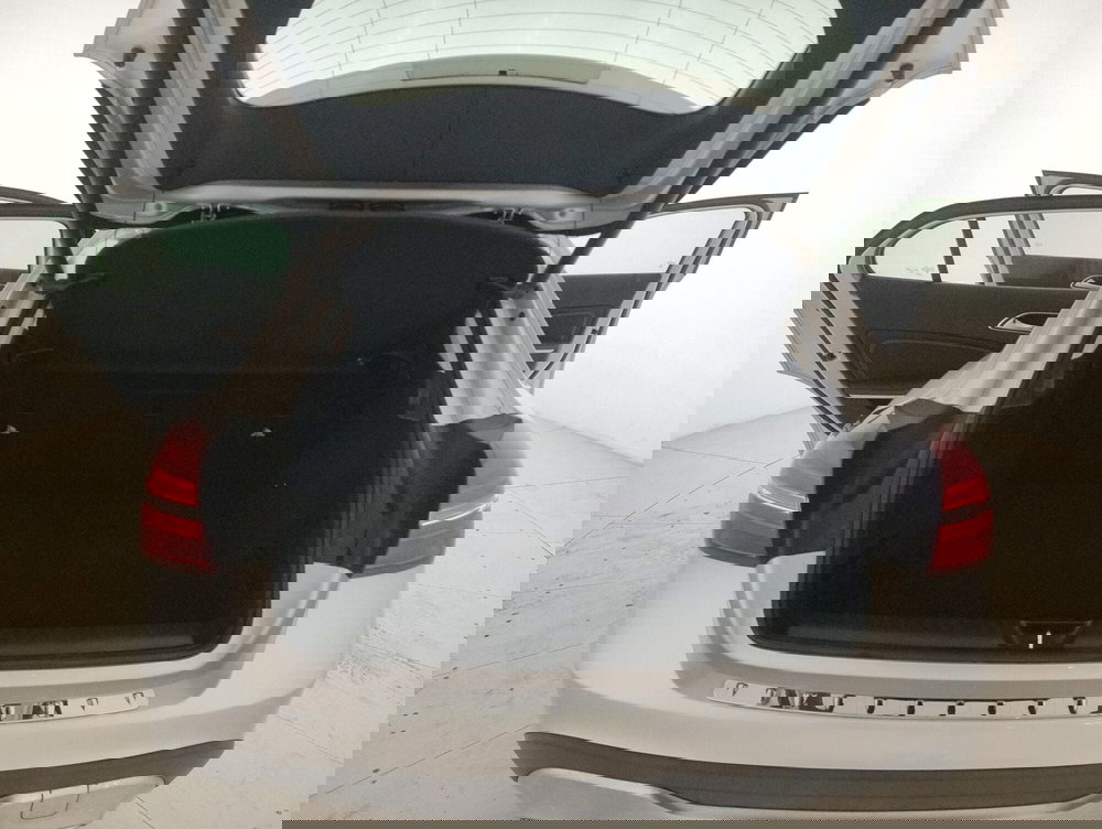 Mercedes-Benz GLA SUV usata a Alessandria (11)