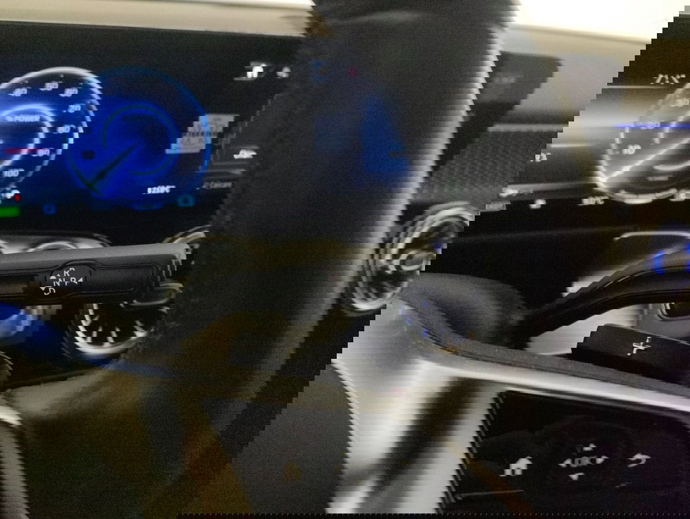 Mercedes-Benz EQB usata a Alessandria (9)