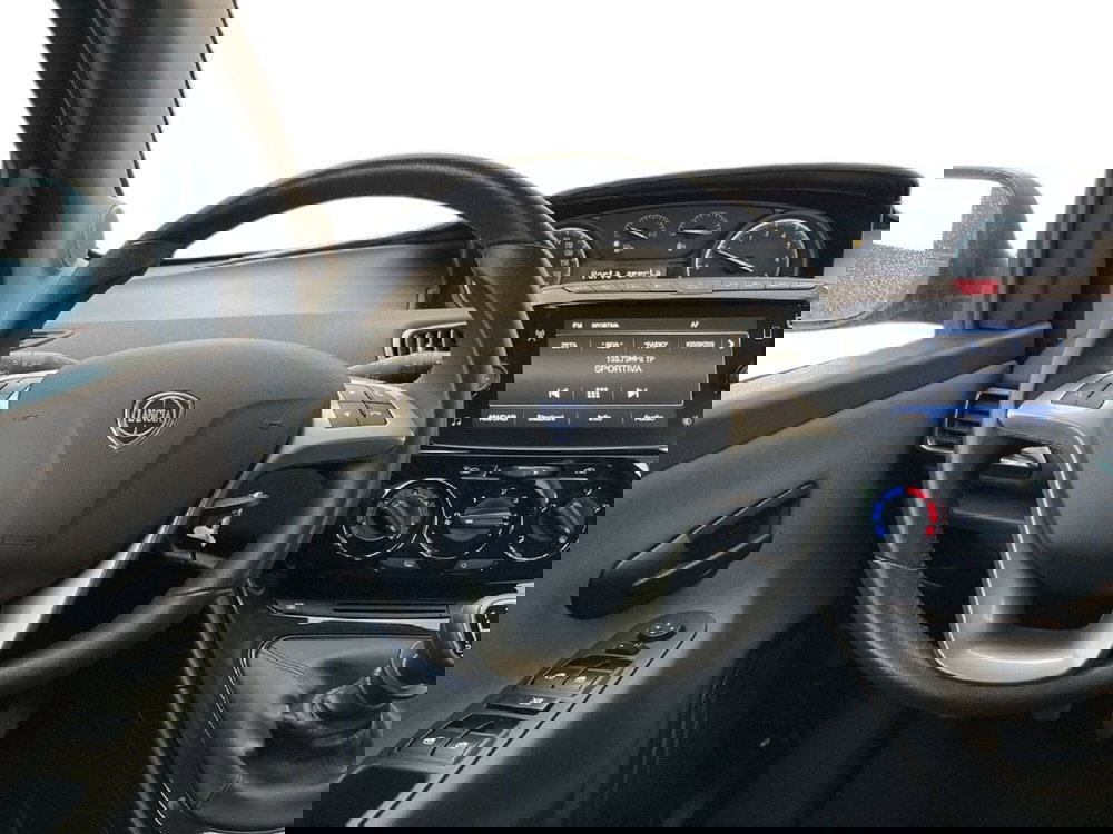 Lancia Ypsilon usata a Torino (11)