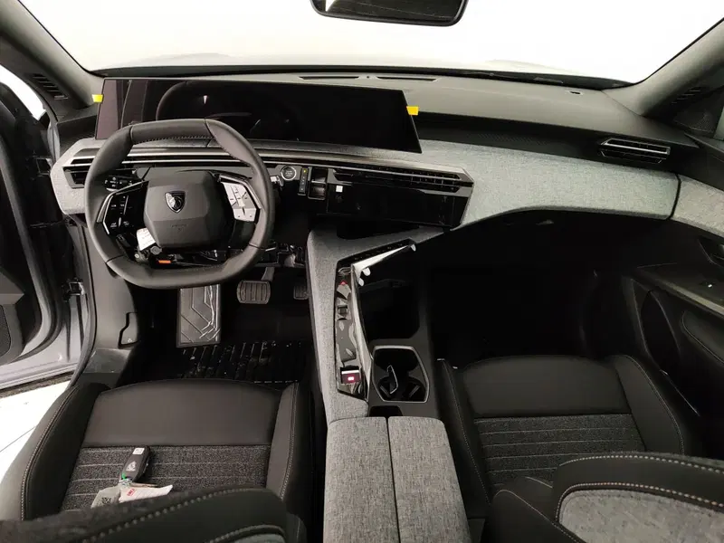 Peugeot 3008 nuova a Caserta (15)