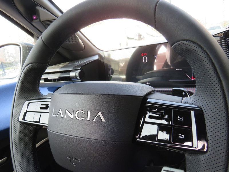 Lancia Ypsilon nuova a Monza e Brianza (12)