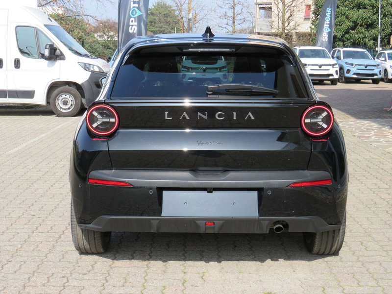 Lancia Ypsilon nuova a Monza e Brianza (5)