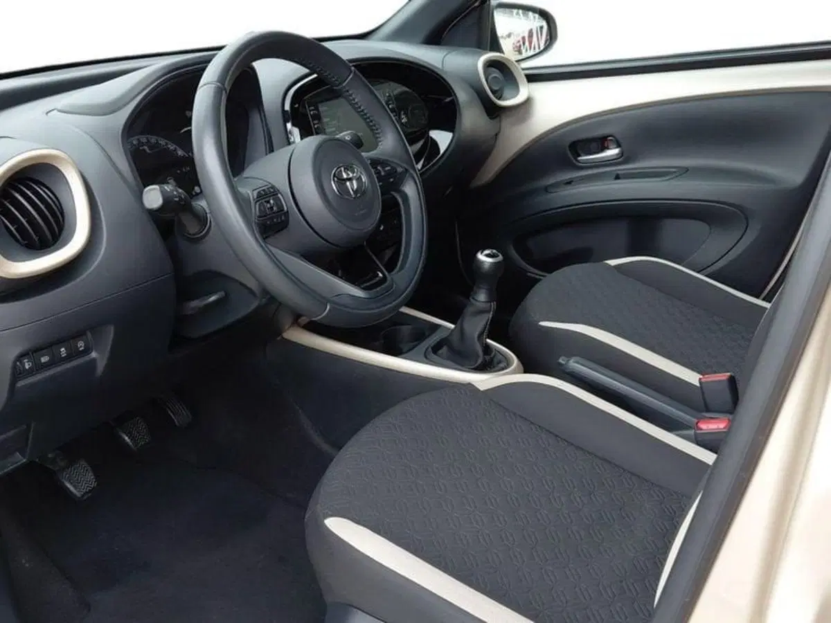 Toyota Aygo X usata a Cagliari (13)